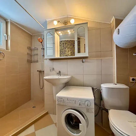 Rainbow 2br Home2host דירה צ'רנומורץ
